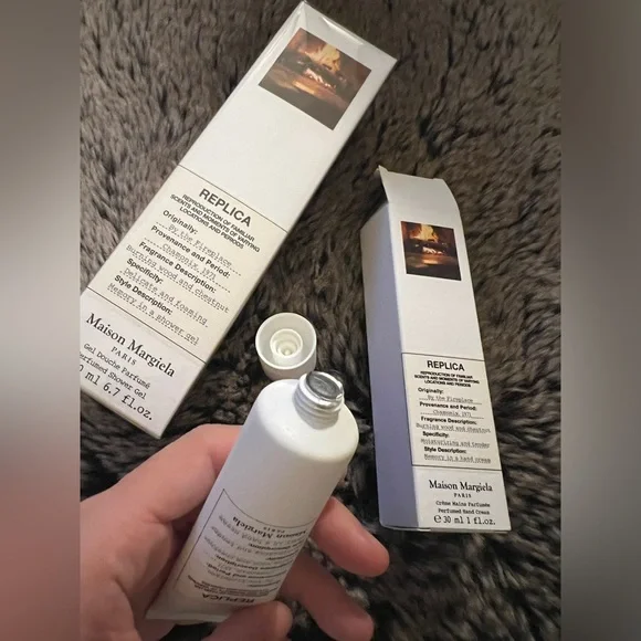 Maison Margiela By the Fireplace shower gel & hand cream Bundle - Picture 4 of 4